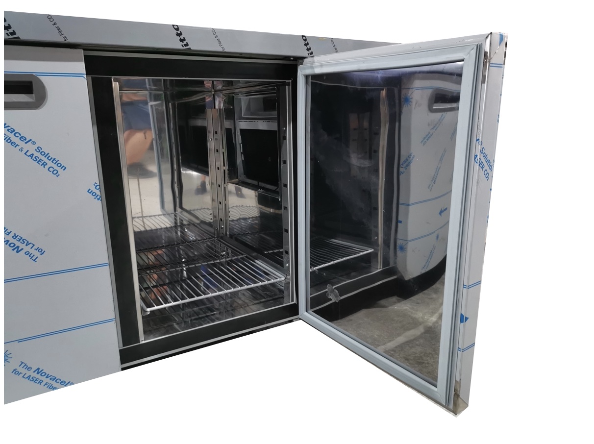 Bench Freezer [70] Plug-in Wide Span Doors 153x70x86